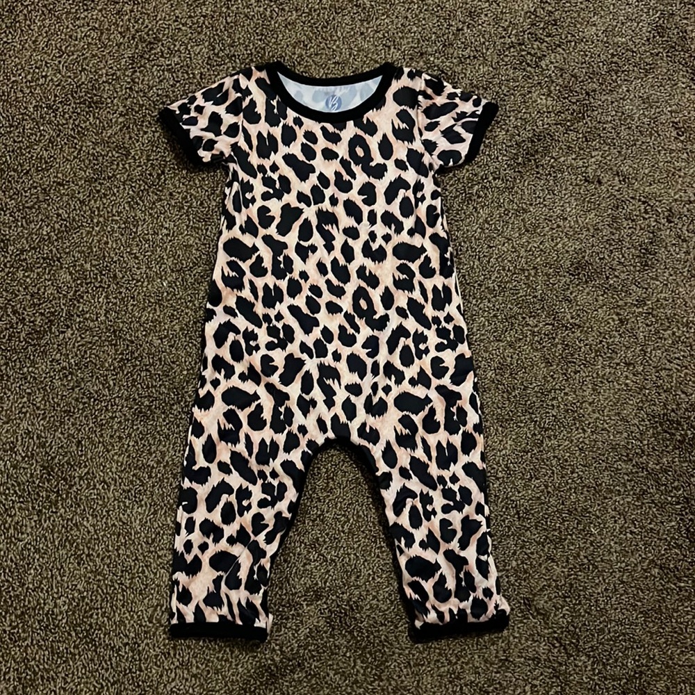 Toddy Bodies leopard romper
